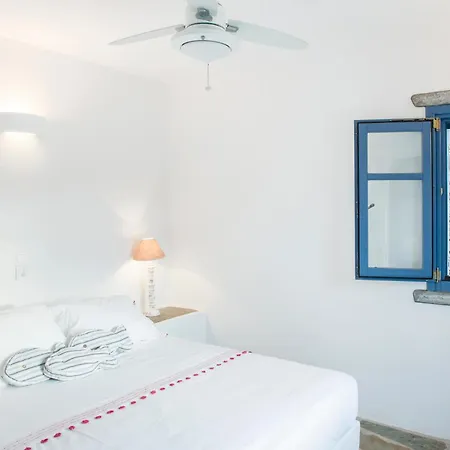 Blue Window House * Otzias