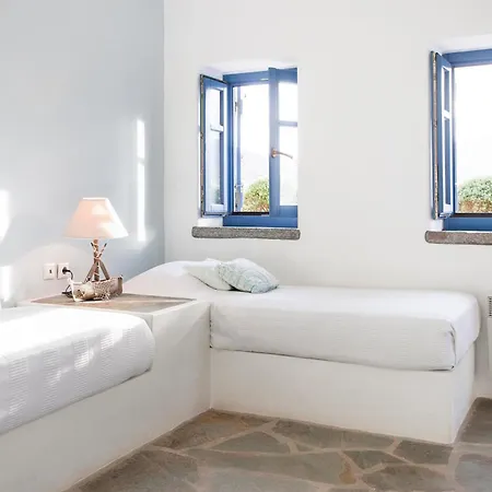 Daire Blue Window House